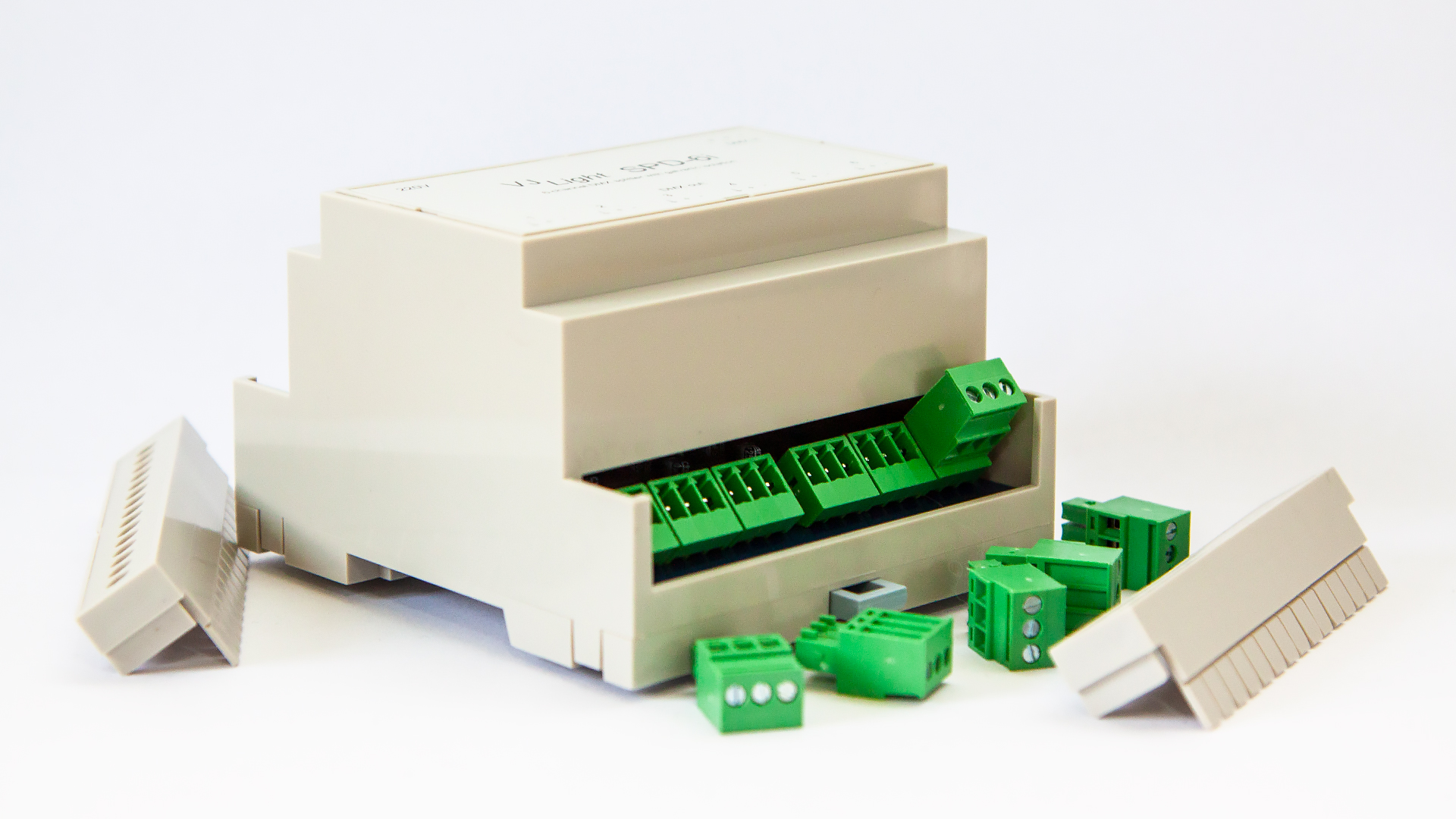 DMX сплиттеры-усилители на DIN рейку с двойной гальванической развязкой и индикаторами.